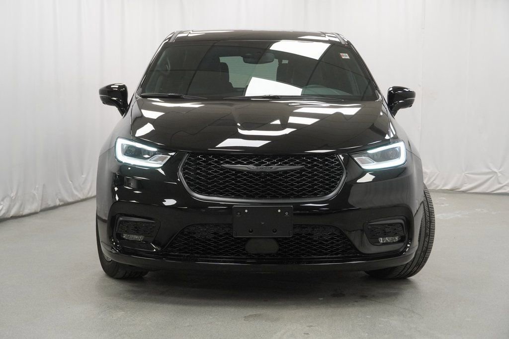 Certified 2024 Chrysler Pacifica Limited image 8