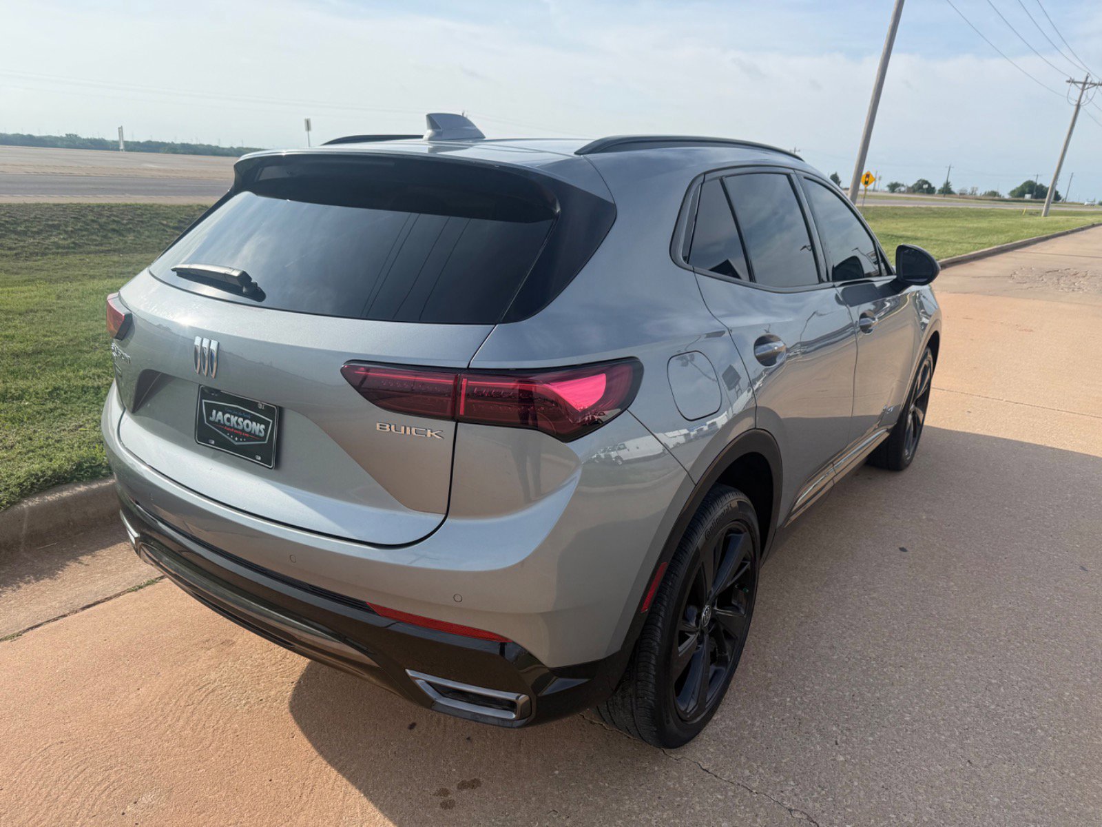 Used 2025 Buick Envision Sport Touring AWD/4WD image 3