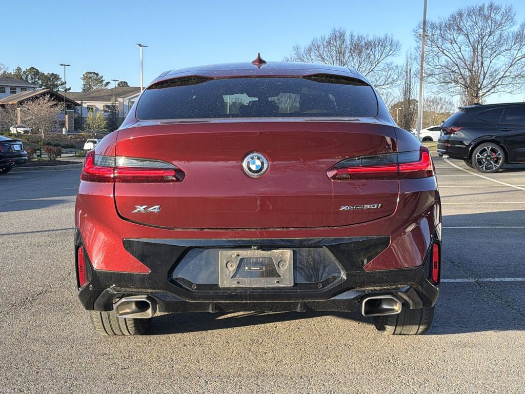 Used 2025 BMW X4 xDrive30i w/ Premium Package image 4