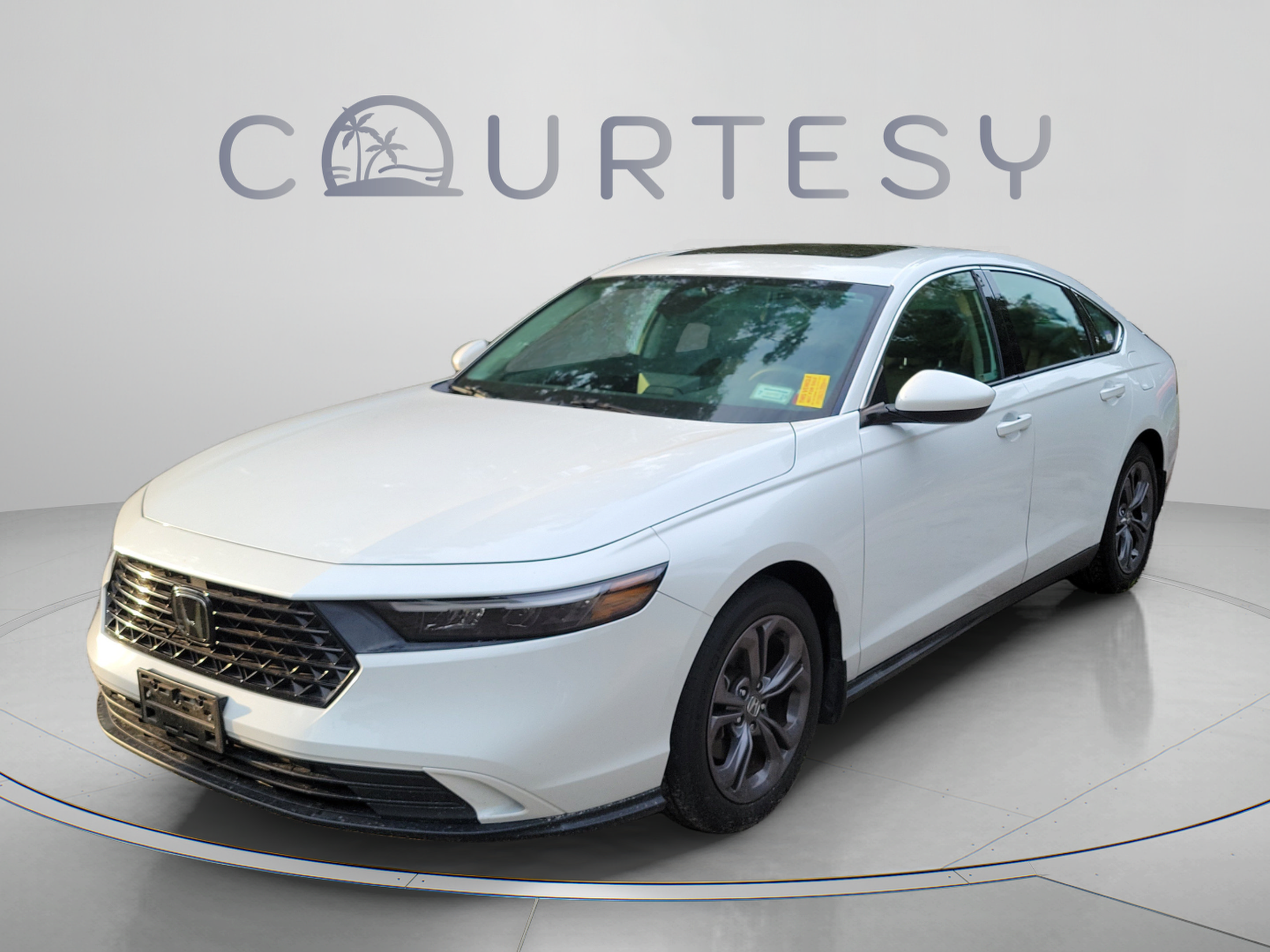 Used 2023 Honda Accord EX image 2