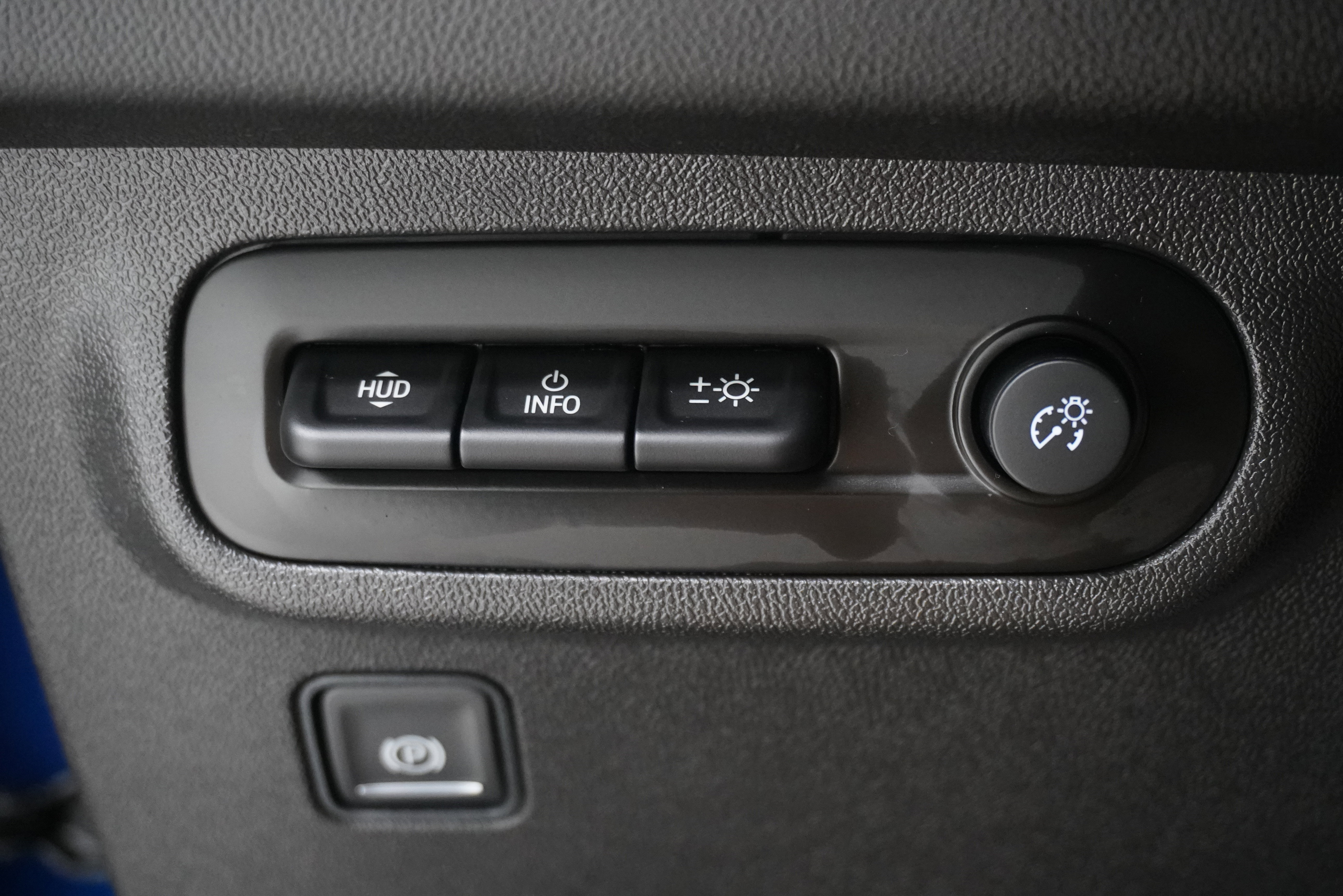 Used 2023 GMC Terrain SLT w/ Tech Package image 25