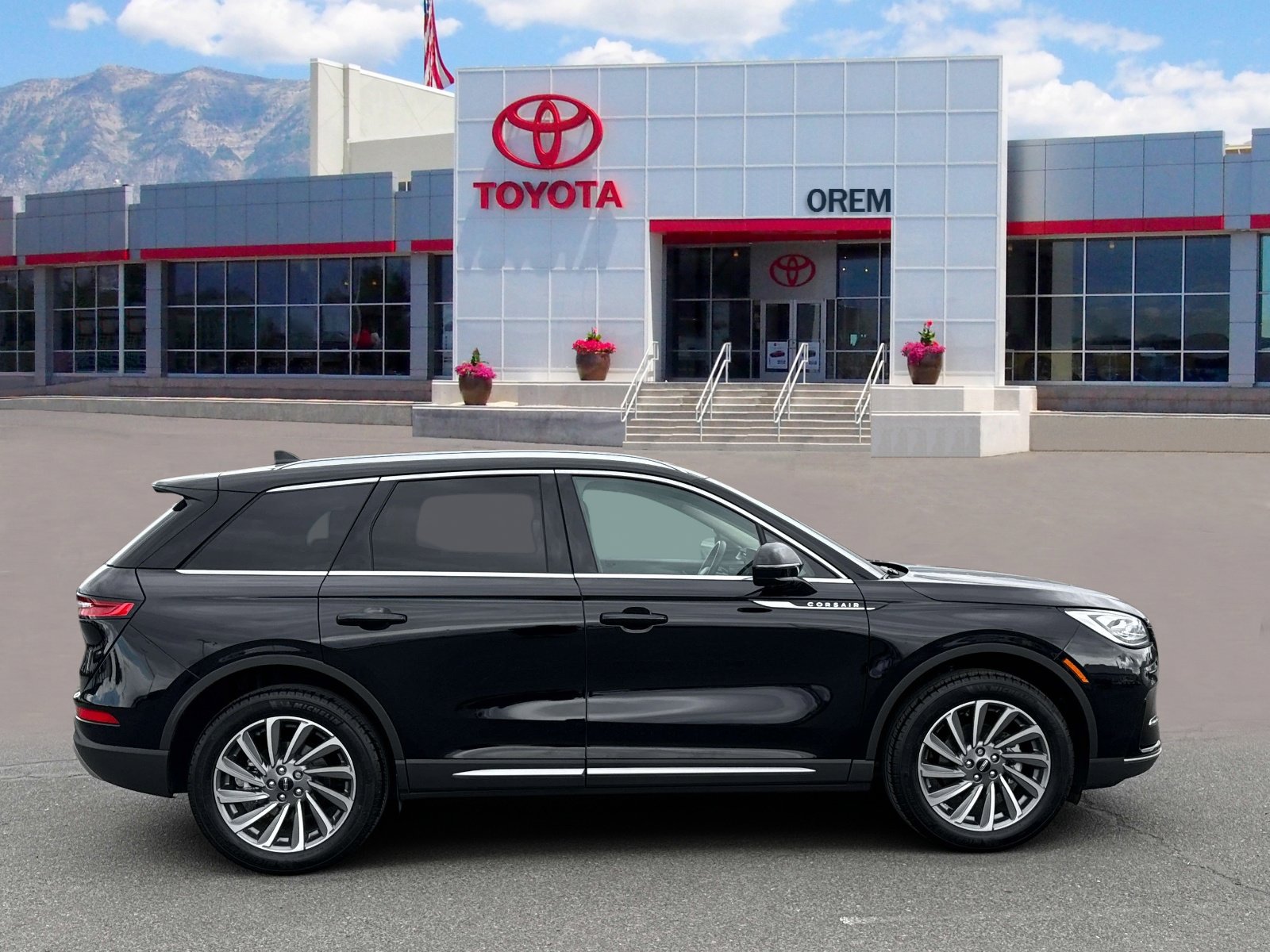 Used 2024 Lincoln Corsair Reserve w/ Equipment Group 201A AWD/4WD image 3