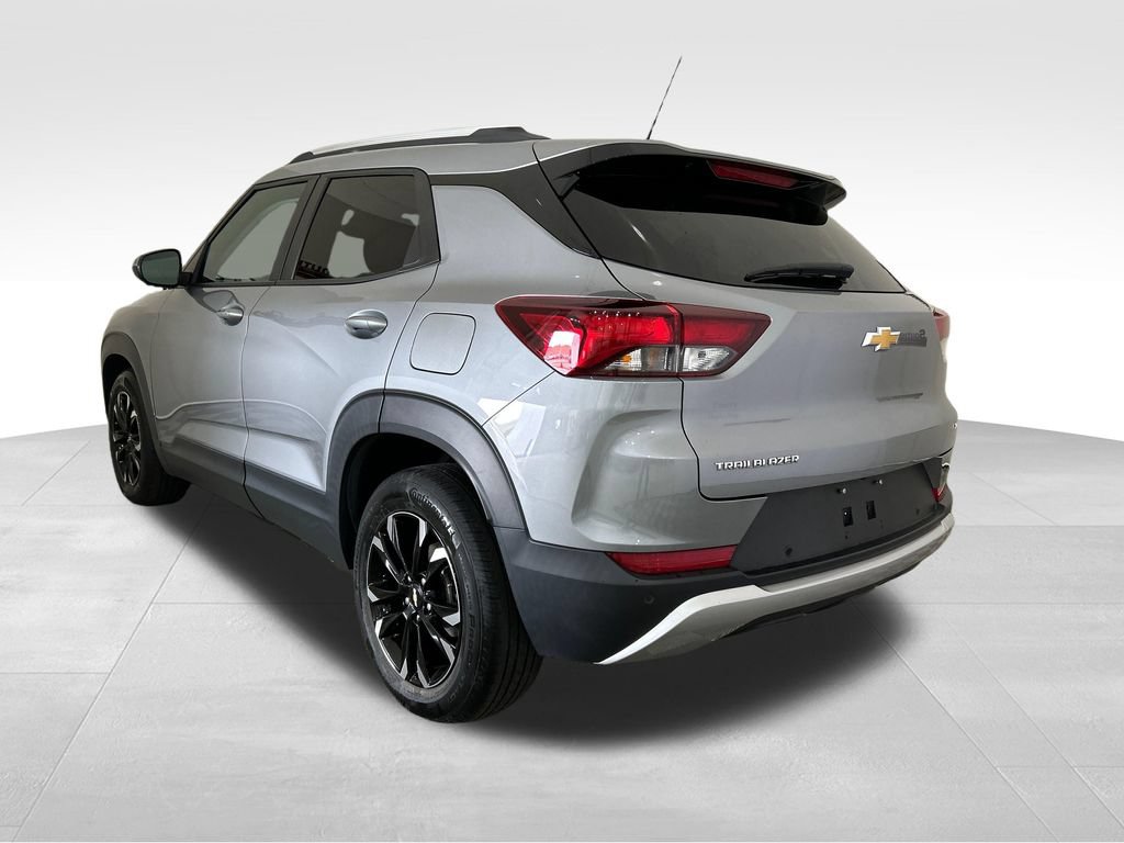 Used 2023 Chevrolet TrailBlazer LT w/ Convenience Package FWD image 3