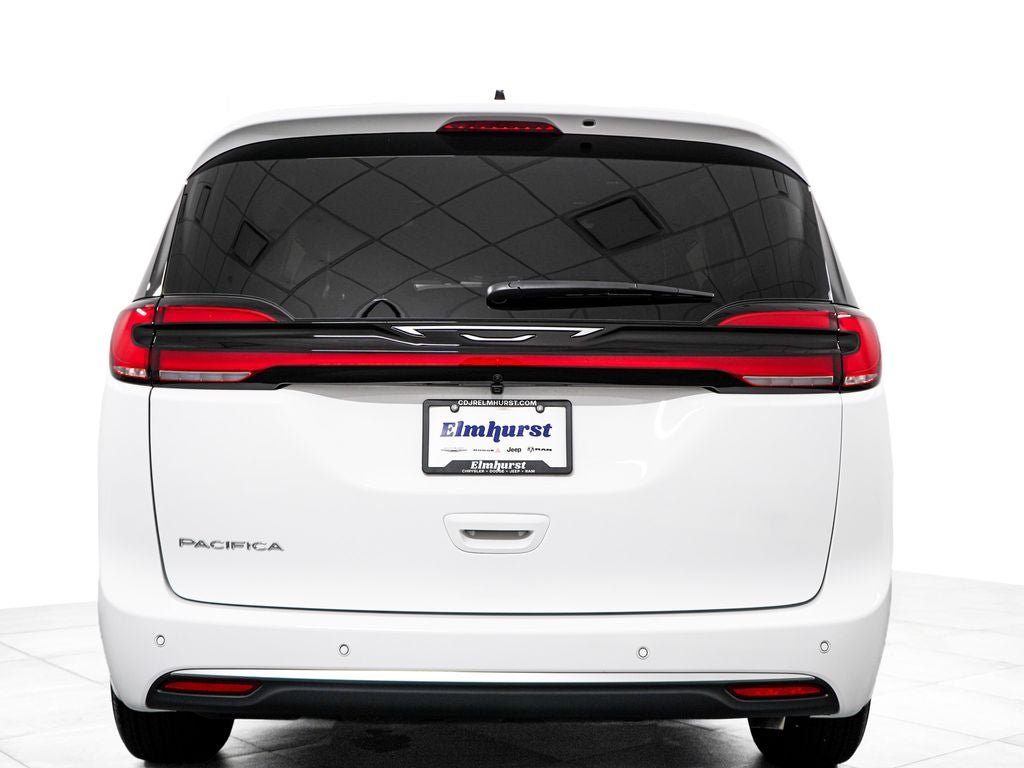 New 2027 Chrysler Pacifica Select FWD image 6