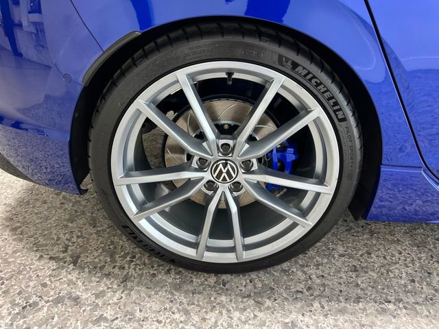 Used 2024 Volkswagen Golf R image 43