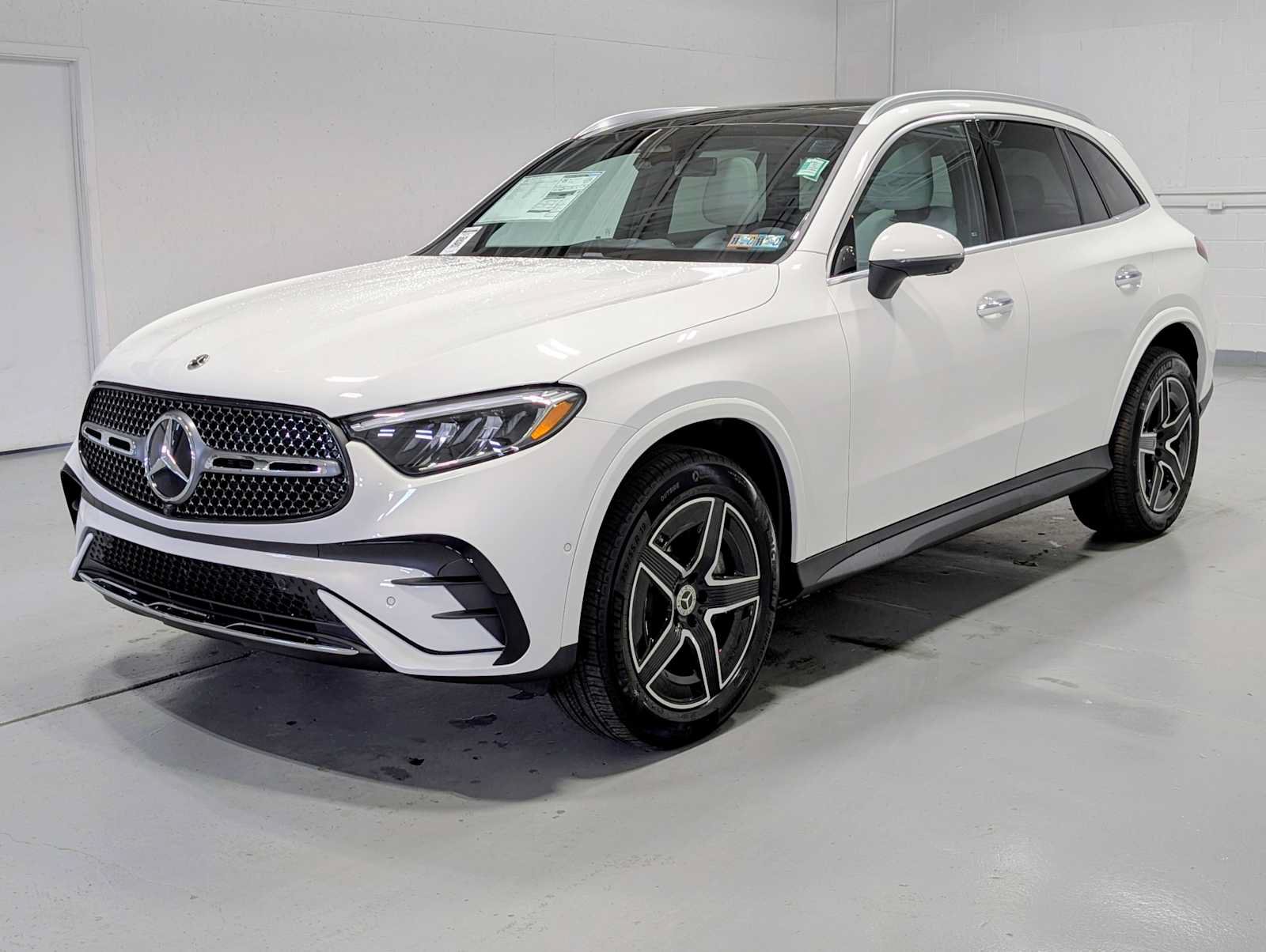 New 2027 Mercedes-Benz GLC 300 4MATIC image 1