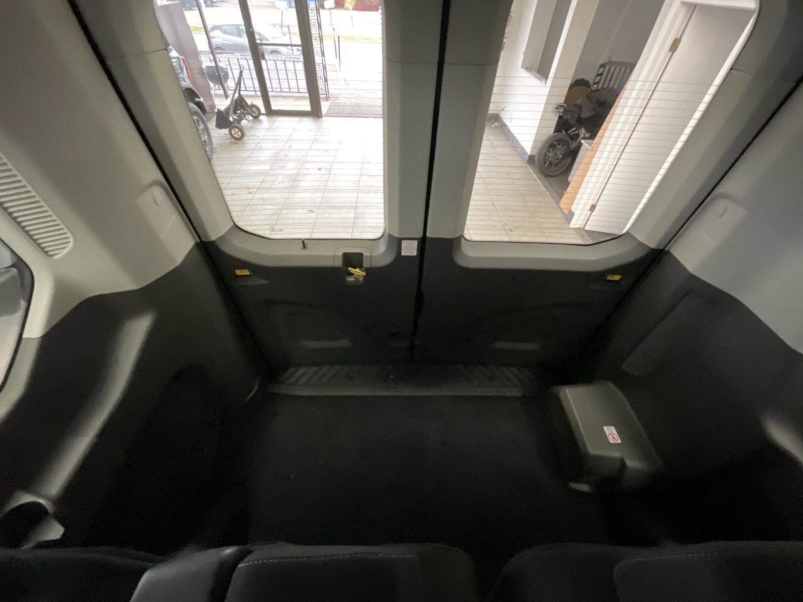 Used 2023 Ford Transit 350 XLT image 27