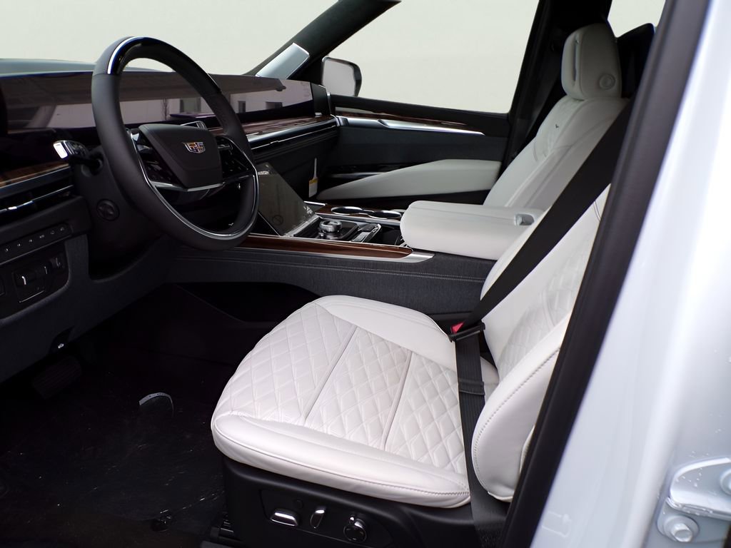 New 2026 Cadillac Escalade ESV Platinum Sport w/ LPO, ONYX Package image 7