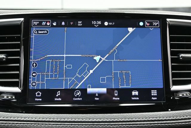 Certified 2024 Chrysler Pacifica Limited FWD image 39
