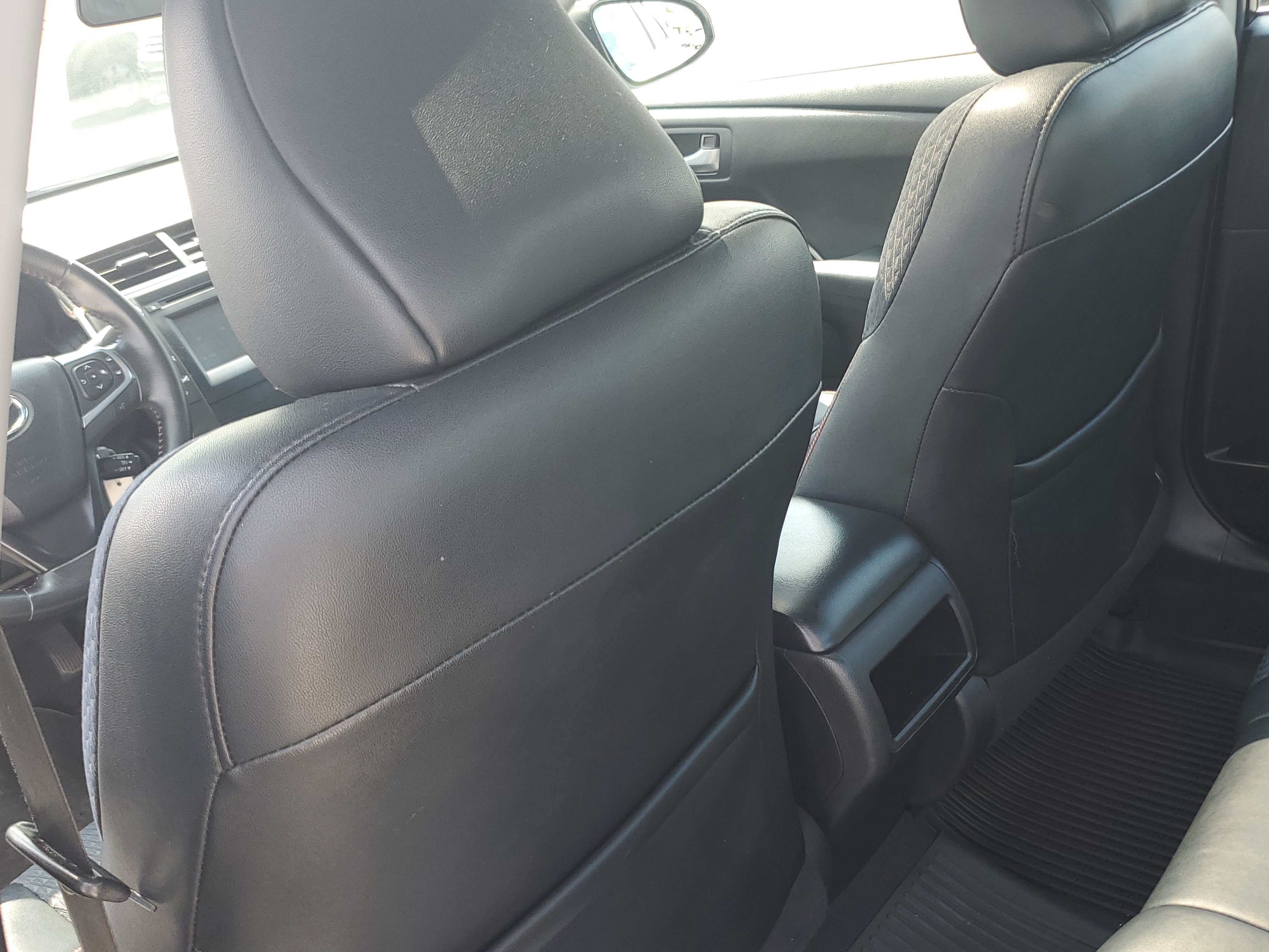 Used 2015 Toyota Camry SE w/ Moonroof Package FWD image 13
