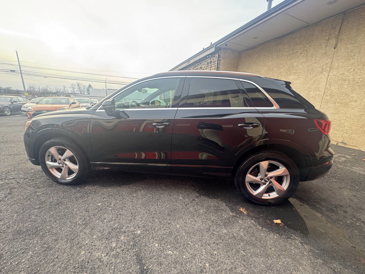 Used 2020 Audi Q3 2.0T Premium w/ Convenience Package image 3