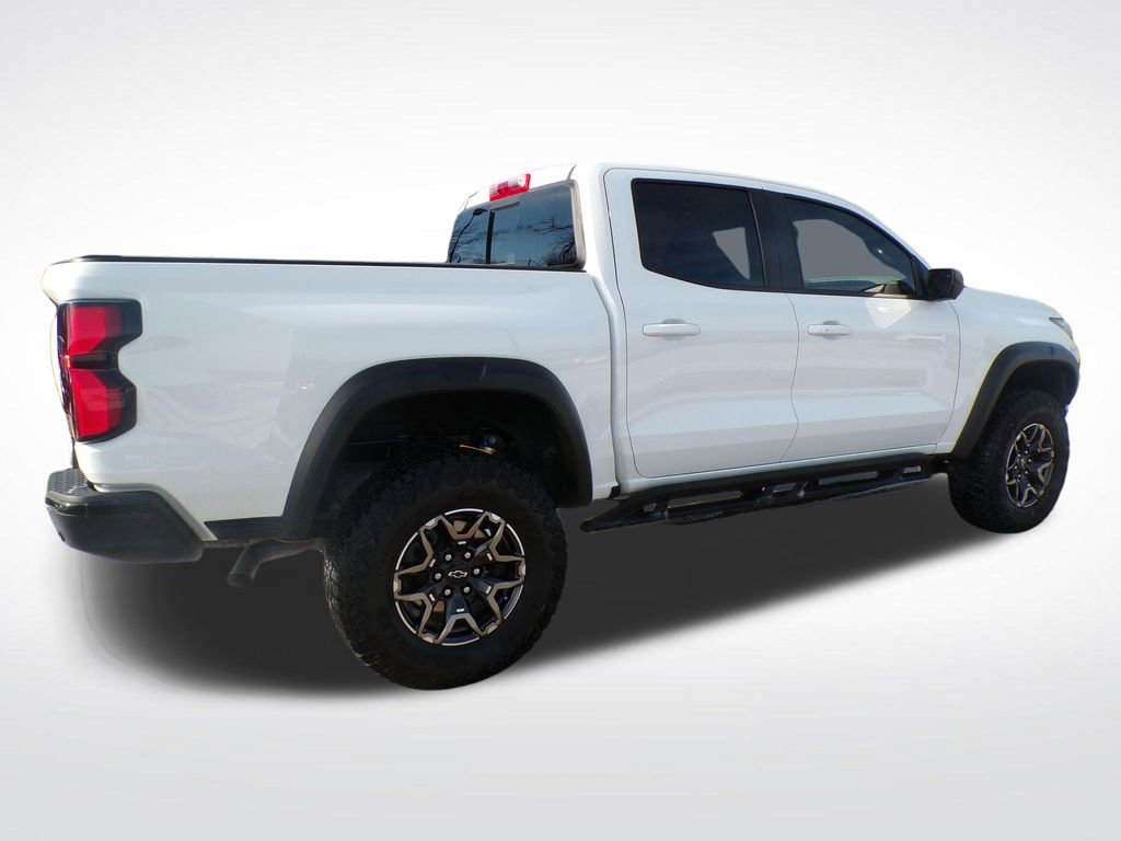 Used 2024 Chevrolet Colorado ZR2 w/ Technology Package AWD/4WD image 4