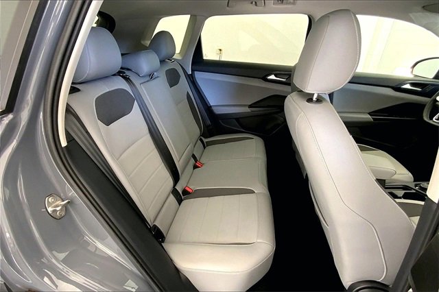 Certified 2023 Volkswagen Taos SE w/ Panoramic Sunroof Package image 27
