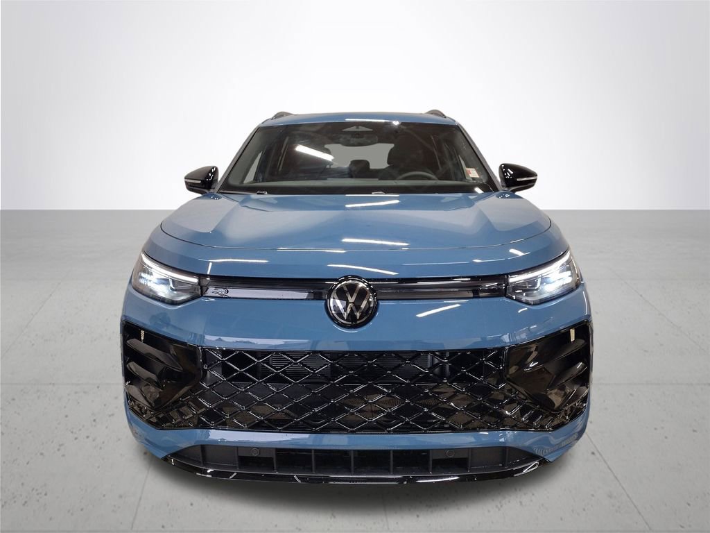 New 2025 Volkswagen Tiguan SE R-Line image 3