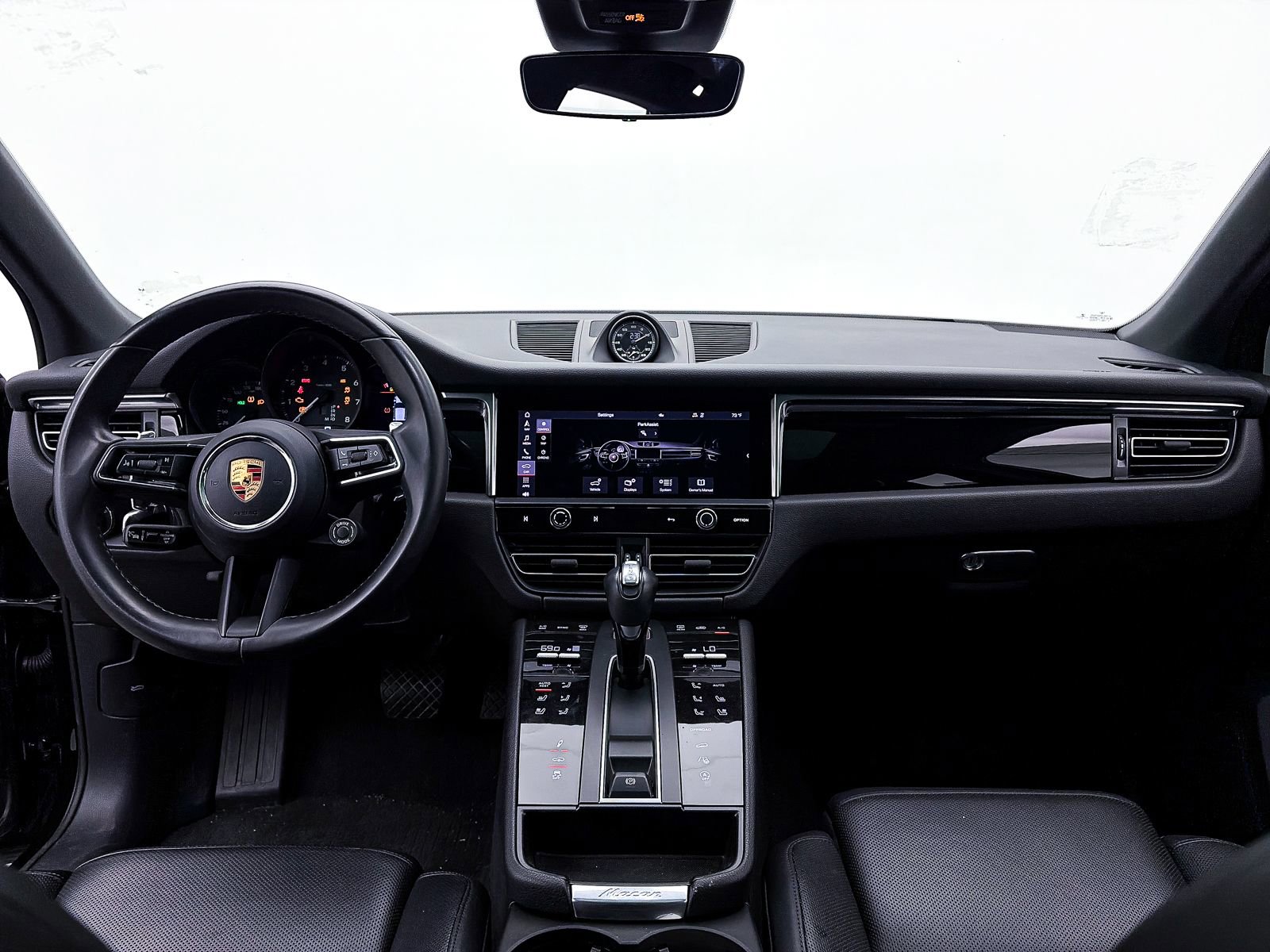 Used 2023 Porsche Macan Turbo image 33