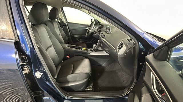 Used 2018 MAZDA MAZDA3 Sport FWD image 31