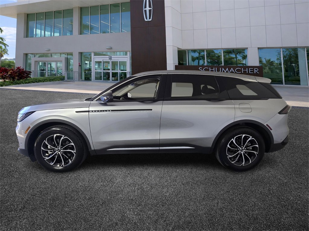 Used 2024 Lincoln Nautilus Premier w/ Equipment Group 102A image 4