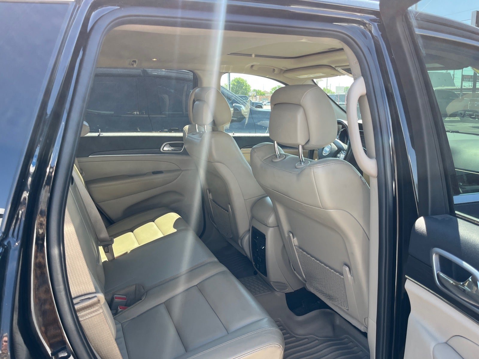 Used 2020 Jeep Grand Cherokee Limited AWD/4WD image 8