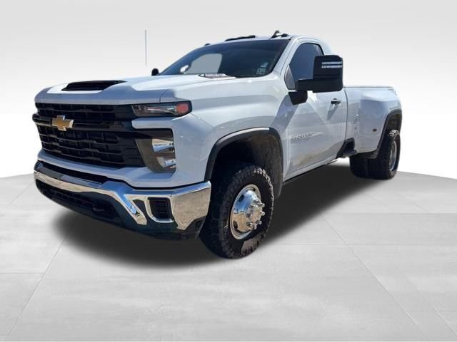 Used 2024 Chevrolet Silverado 3500 W/T w/ WT Safety Package image 4