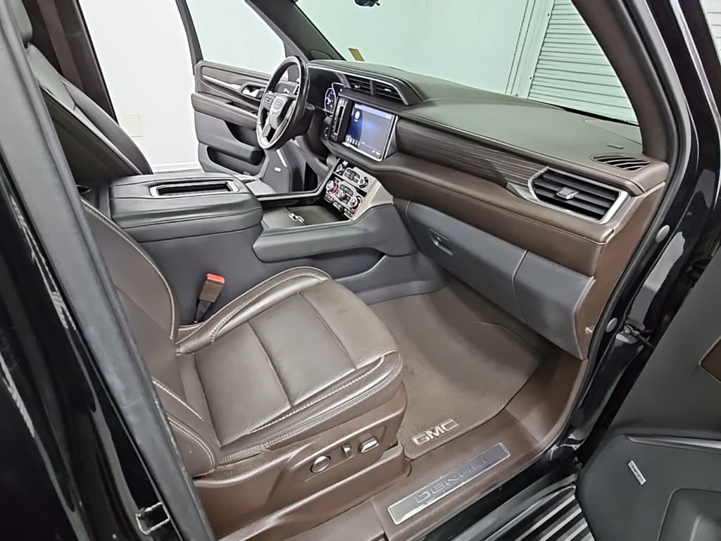 Used 2021 GMC Yukon Denali w/ Denali Premium Package image 45