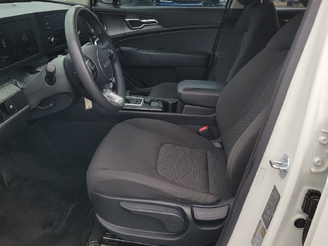 Used 2024 Kia Sportage LX AWD/4WD image 6