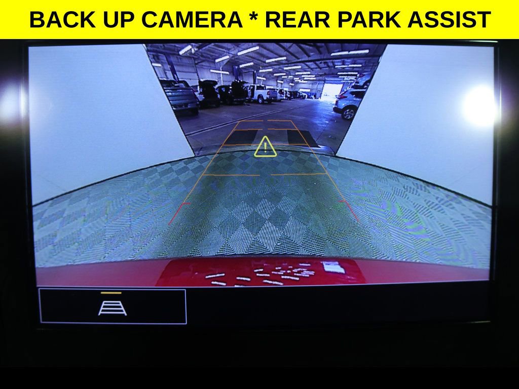 Used 2022 Chevrolet Traverse LT w/ Midnight/Sport Edition image 11