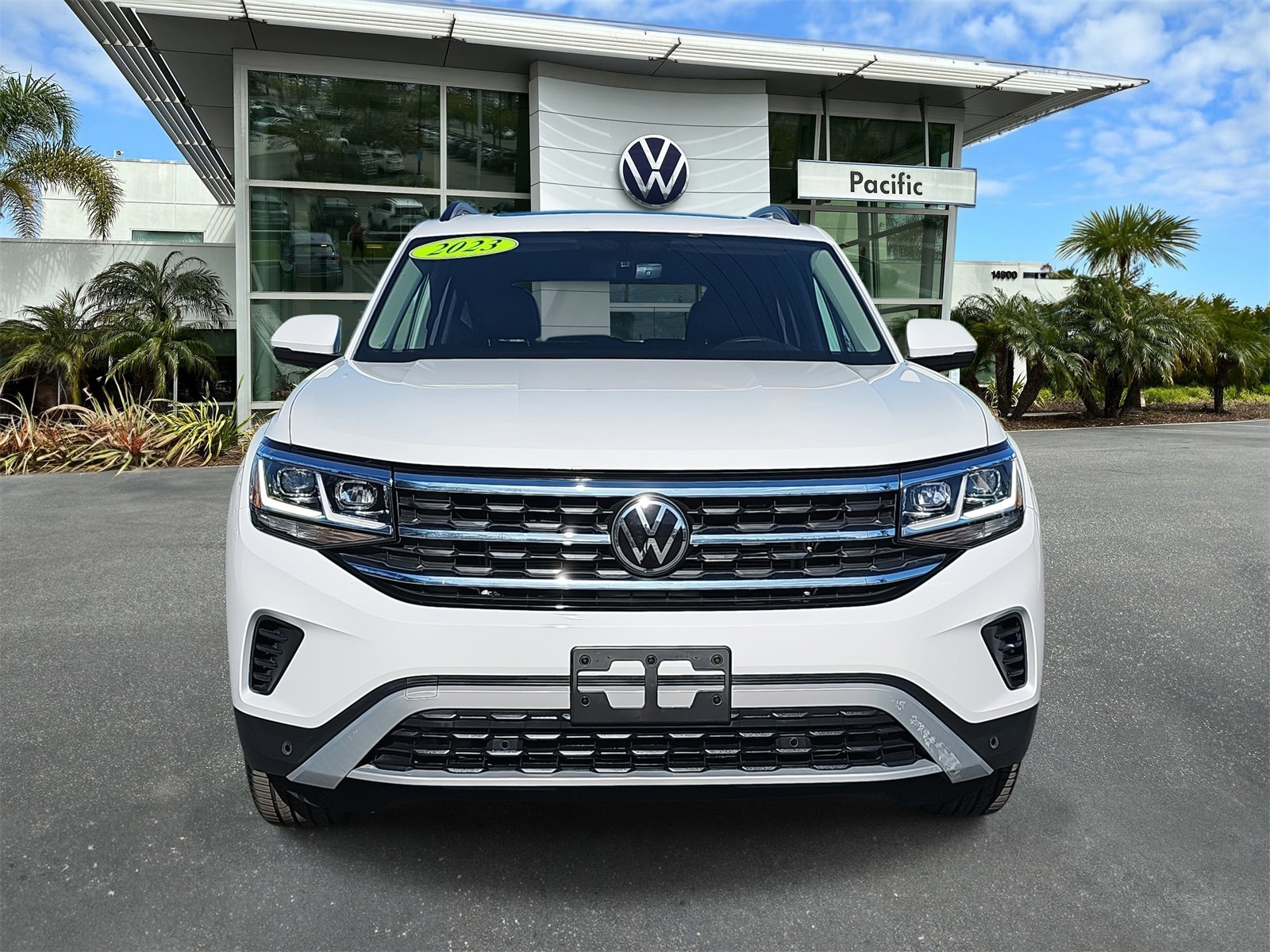 Used 2023 Volkswagen Atlas SE w/ Panoramic Sunroof Package image 2