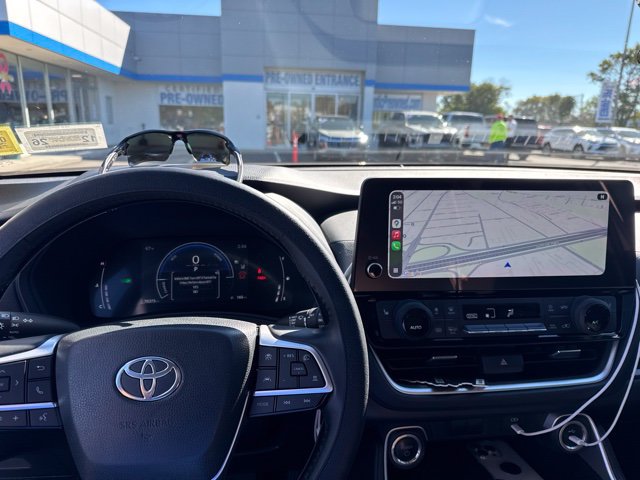 Used 2024 Toyota Grand Highlander AWD Hybrid image 3