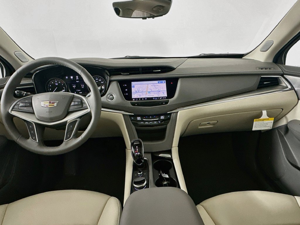 New 2026 Cadillac XT5 Premium Luxury w/ LPO, Floor Liner Package AWD/4WD image 29