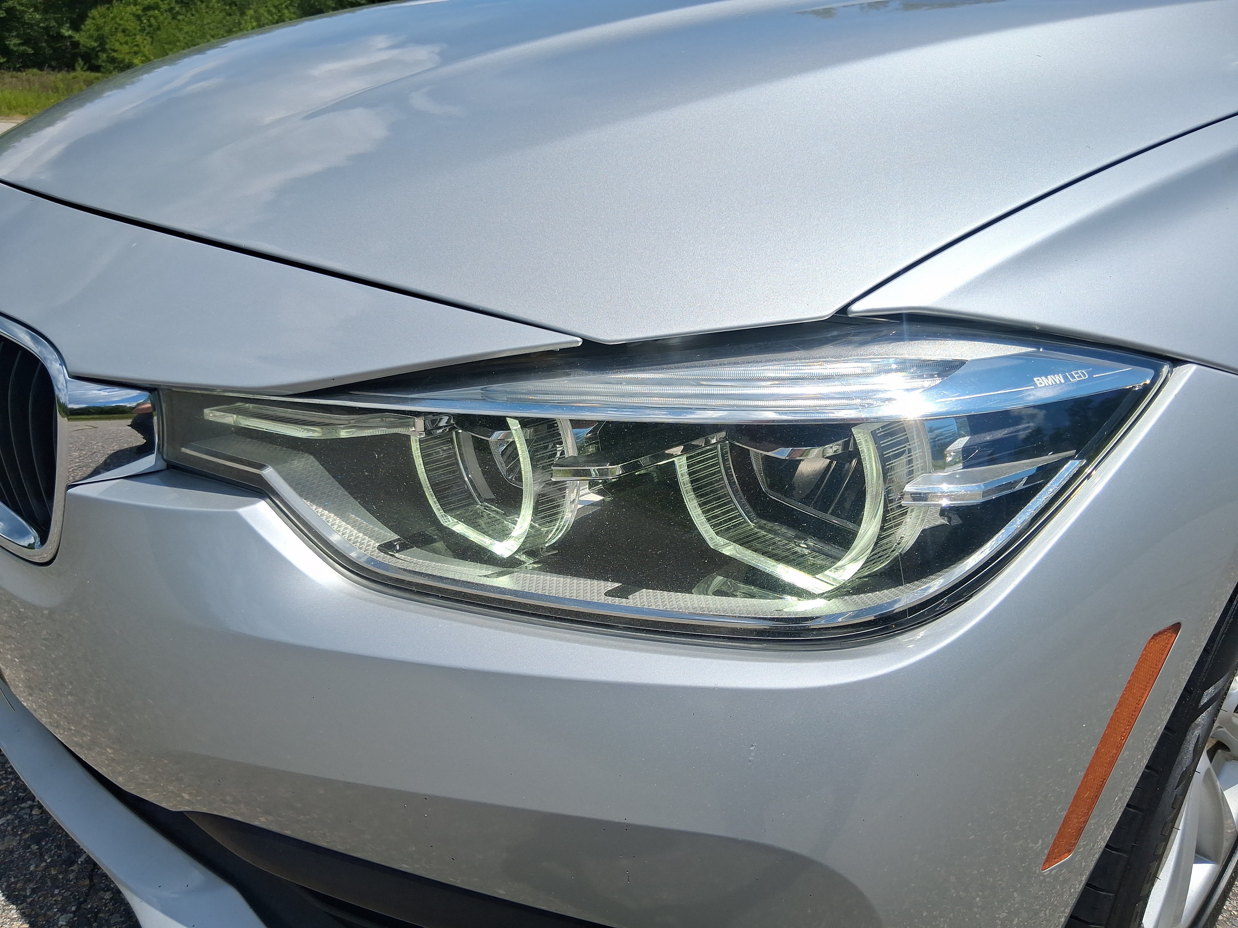 Used 2018 BMW 320i xDrive Sedan AWD/4WD image 9