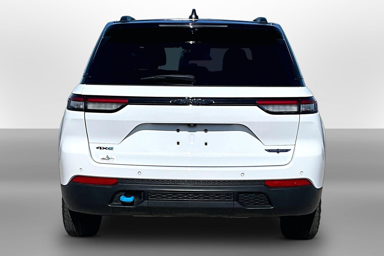 Used 2022 Jeep Grand Cherokee Trailhawk w/ Advanced Protech Group II AWD/4WD image 4