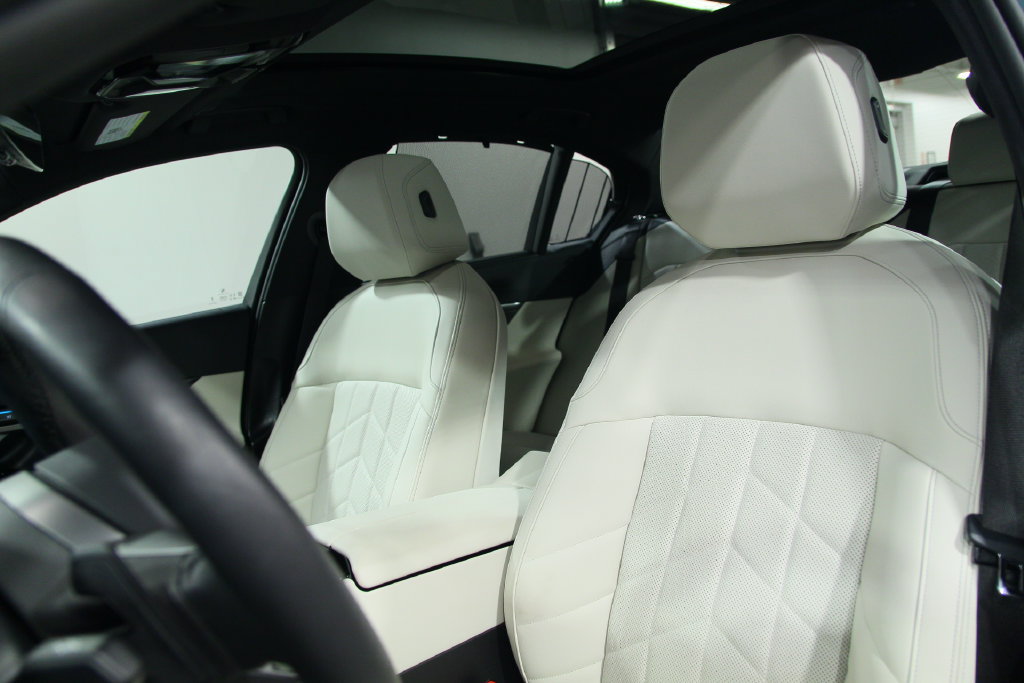Used 2026 BMW 540i xDrive w/ Executive Package AWD/4WD image 6