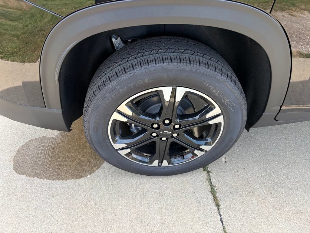 New 2027 Chevrolet Traverse LT w/ Sun and Wheel Package AWD/4WD image 56