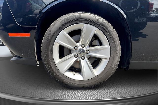 Used 2023 Dodge Challenger SXT image 8