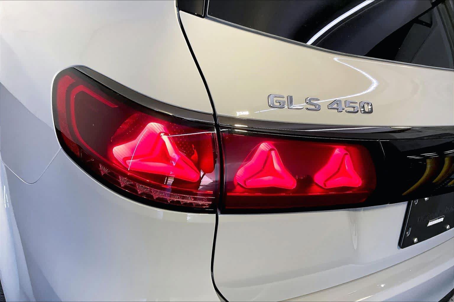 New 2027 Mercedes-Benz GLS 450 4MATIC image 5