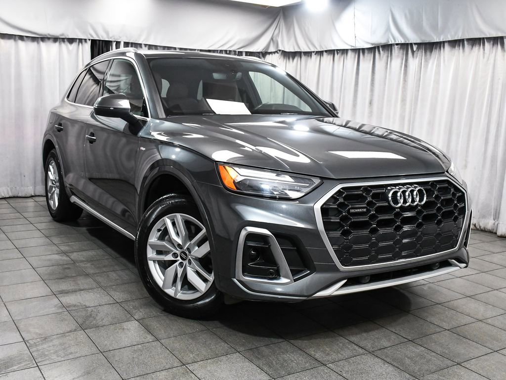 Used 2023 Audi Q5 2.0T Premium w/ Convenience Package AWD/4WD image 3