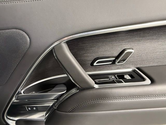 New 2025 Land Rover Range Rover SE image 29