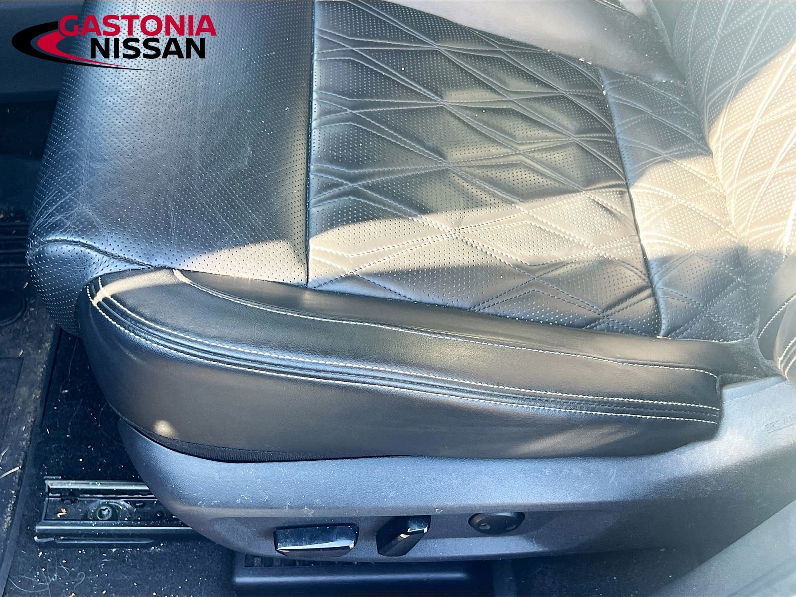 Used 2021 Nissan Rogue Platinum image 25