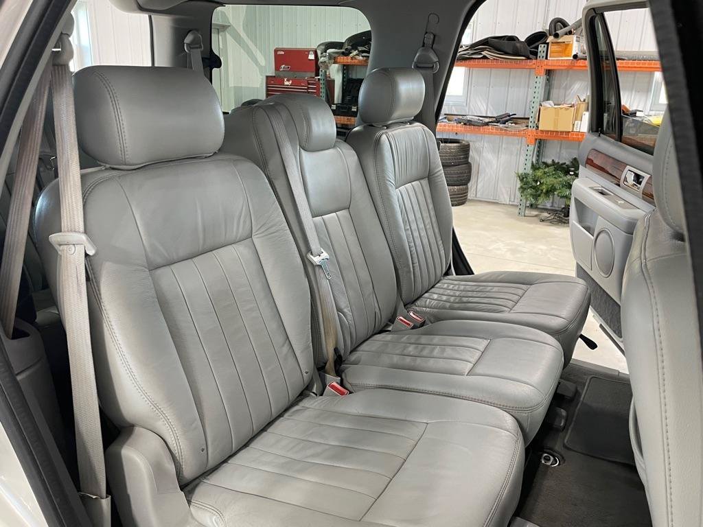 Used 2005 Lincoln Navigator Luxury AWD/4WD image 21