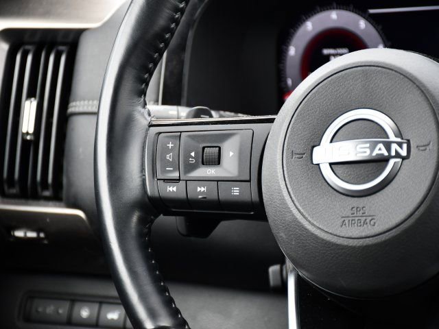 Used 2022 Nissan Pathfinder Platinum w/ Cargo Package image 21