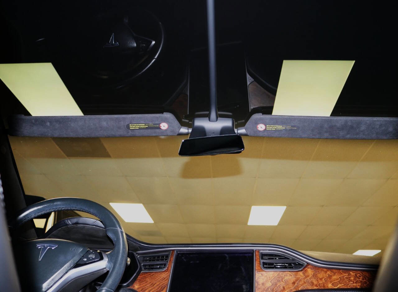 Used 2020 Tesla Model X image 95