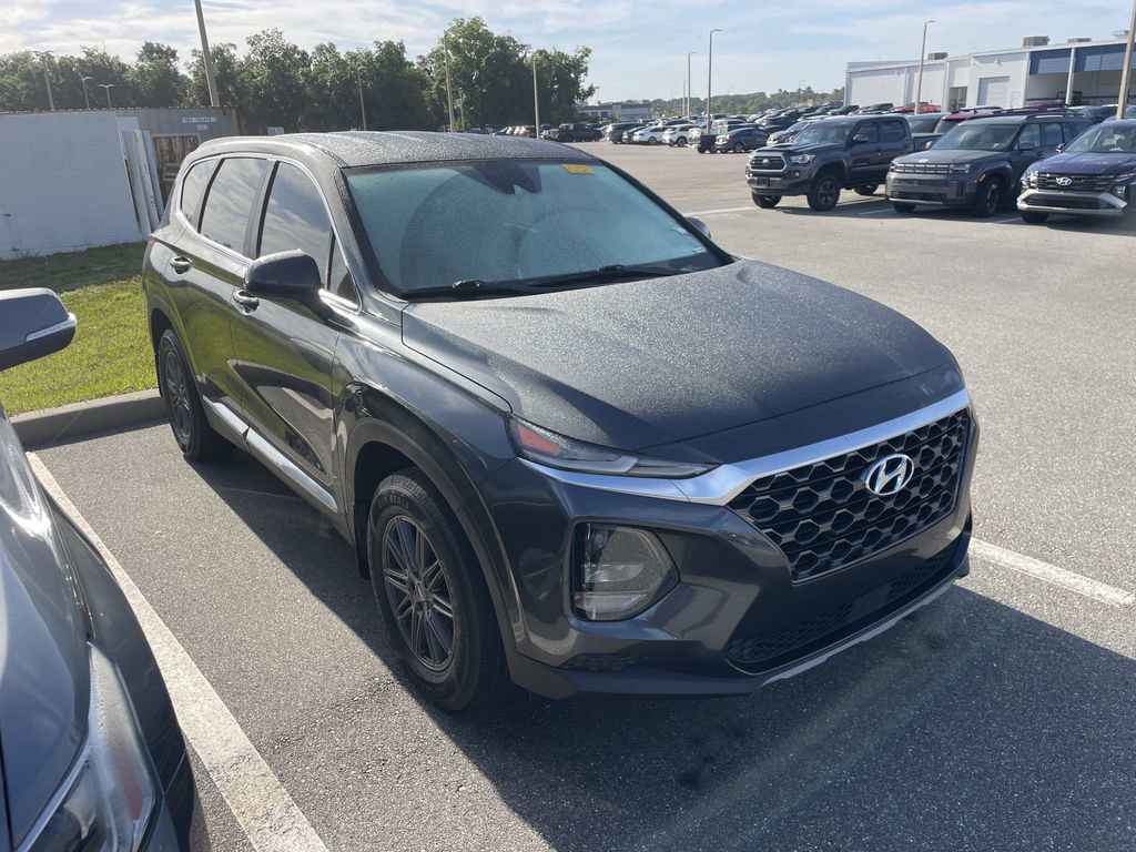 Used 2020 Hyundai Santa Fe SE image 1