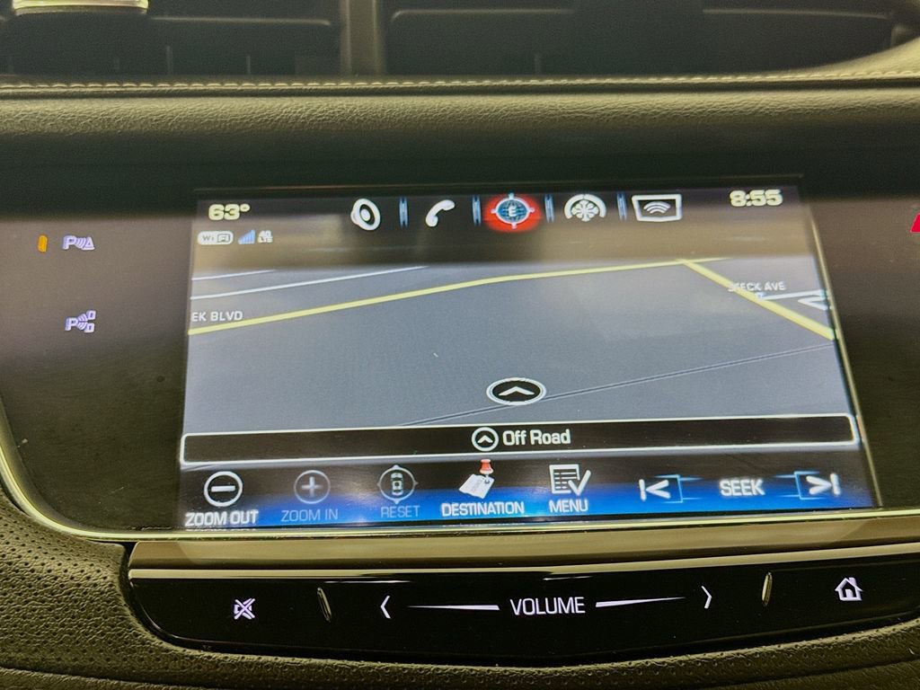 Used 2018 Cadillac XT5 Premium Luxury w/ Driver Assist Package FWD image 17