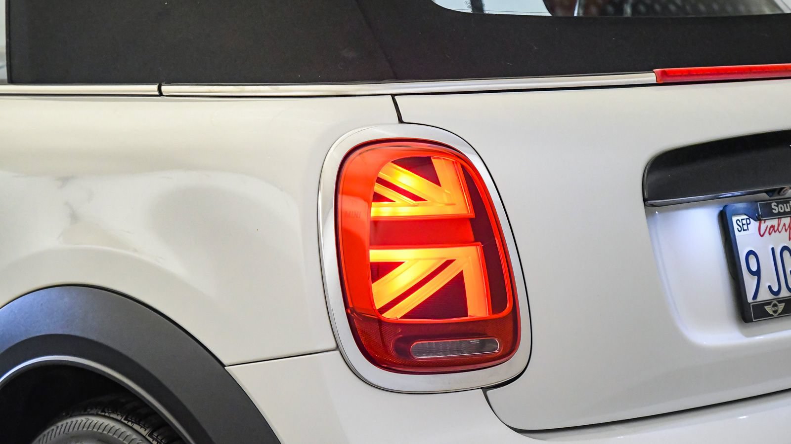 Certified 2024 MINI Cooper S w/ Signature Upholstery Package FWD image 13