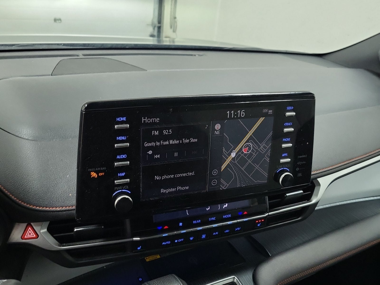 Used 2022 Toyota Sienna XSE AWD/4WD image 12