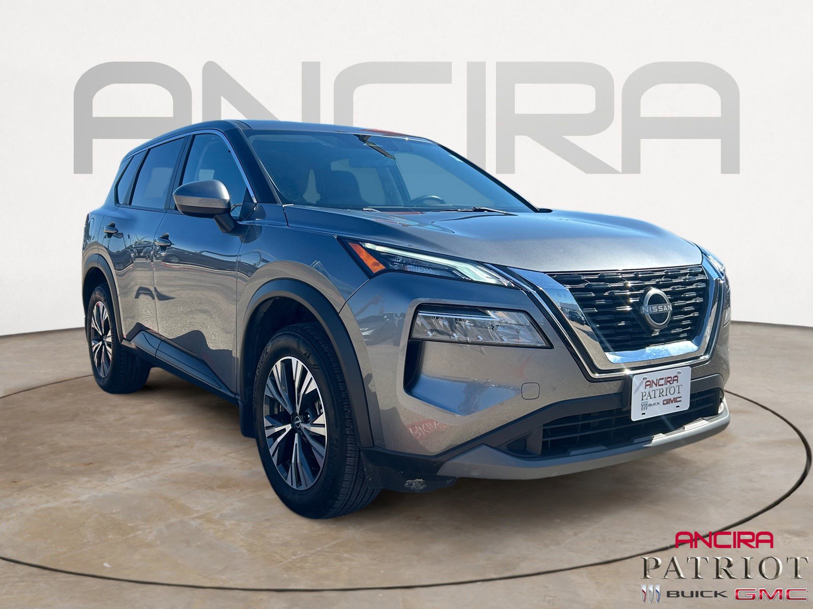 Used 2023 Nissan Rogue SV image 1