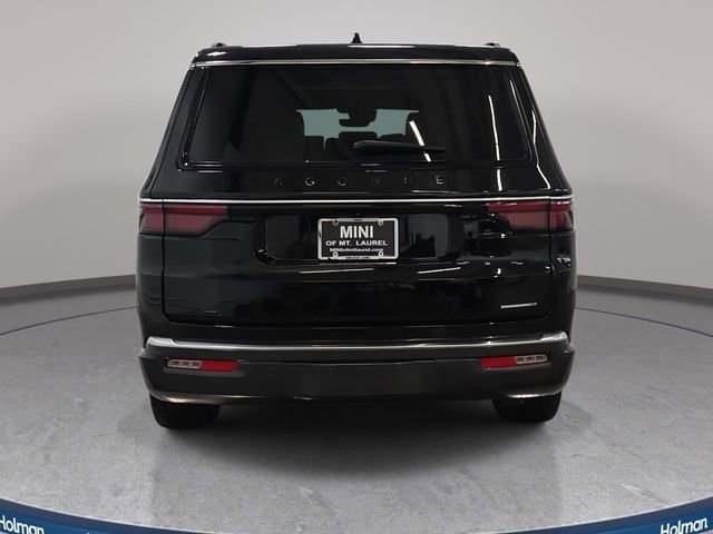 Used 2022 Jeep Wagoneer Series III w/ Premium Group I AWD/4WD image 7