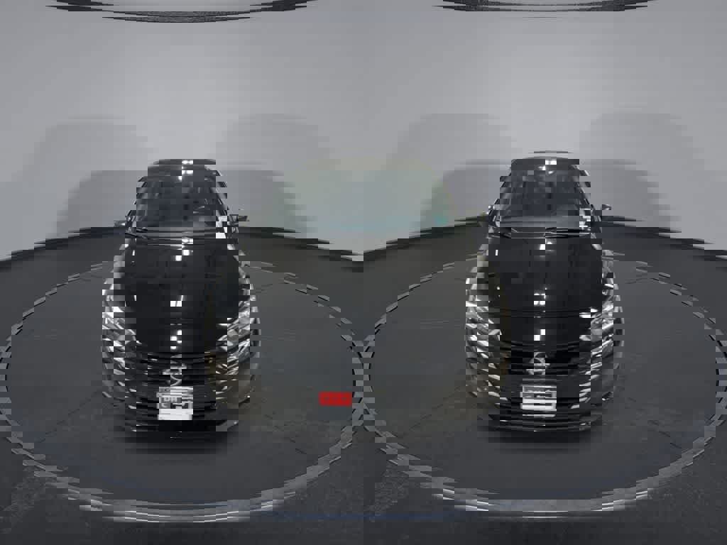 Used 2024 Nissan Versa S image 3