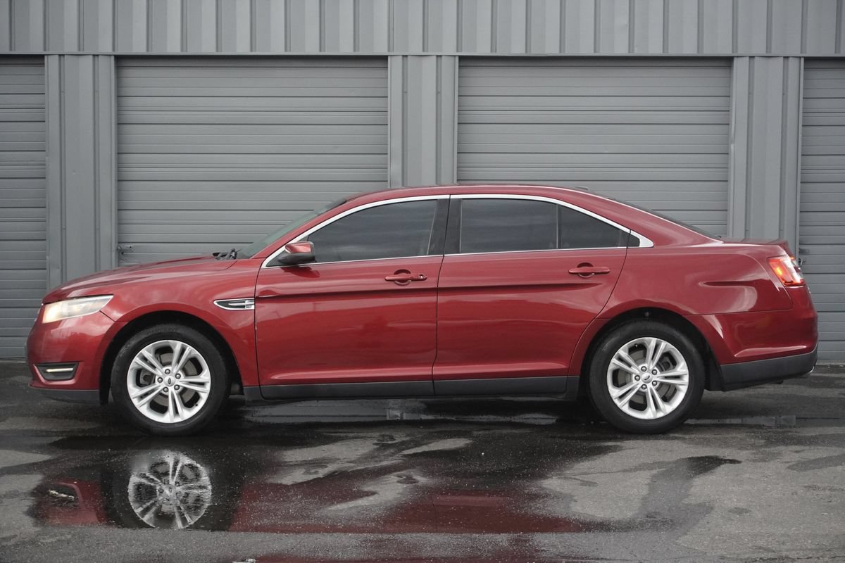 Used 2016 Ford Taurus SEL w/ Equipment Group 201A AWD/4WD image 2