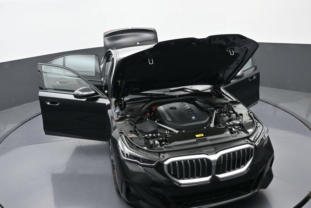 New 2026 BMW 550e xDrive w/ Executive Package AWD/4WD image 39